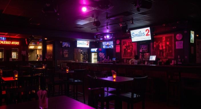 Smiles 2 Ledgewood NJ (2025 Guide): What to Expect at the Go-Go Bar 1 Smiles 2 Ledgewood NJ